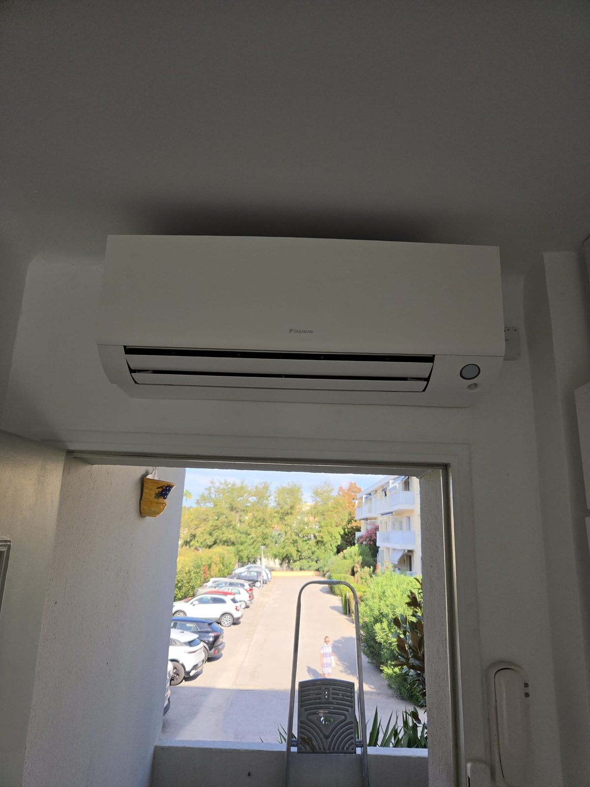 Unité murale de climatisation réversible Daikin 3,5 kW installée par HUMAN LIFE